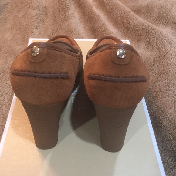 Michael Kors suede walnut color wedges - Picture 4 of 6